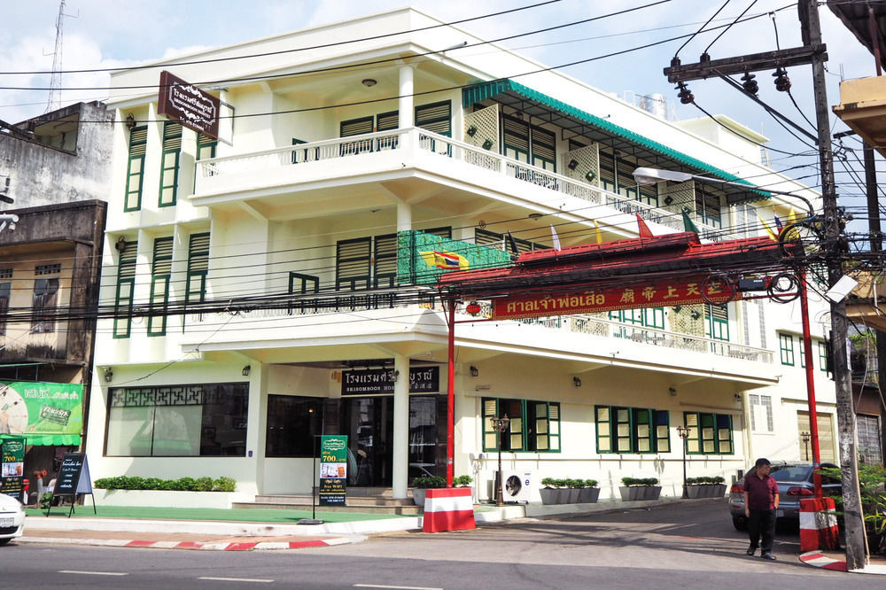 Srisomboon Hostel Trang Exterior photo