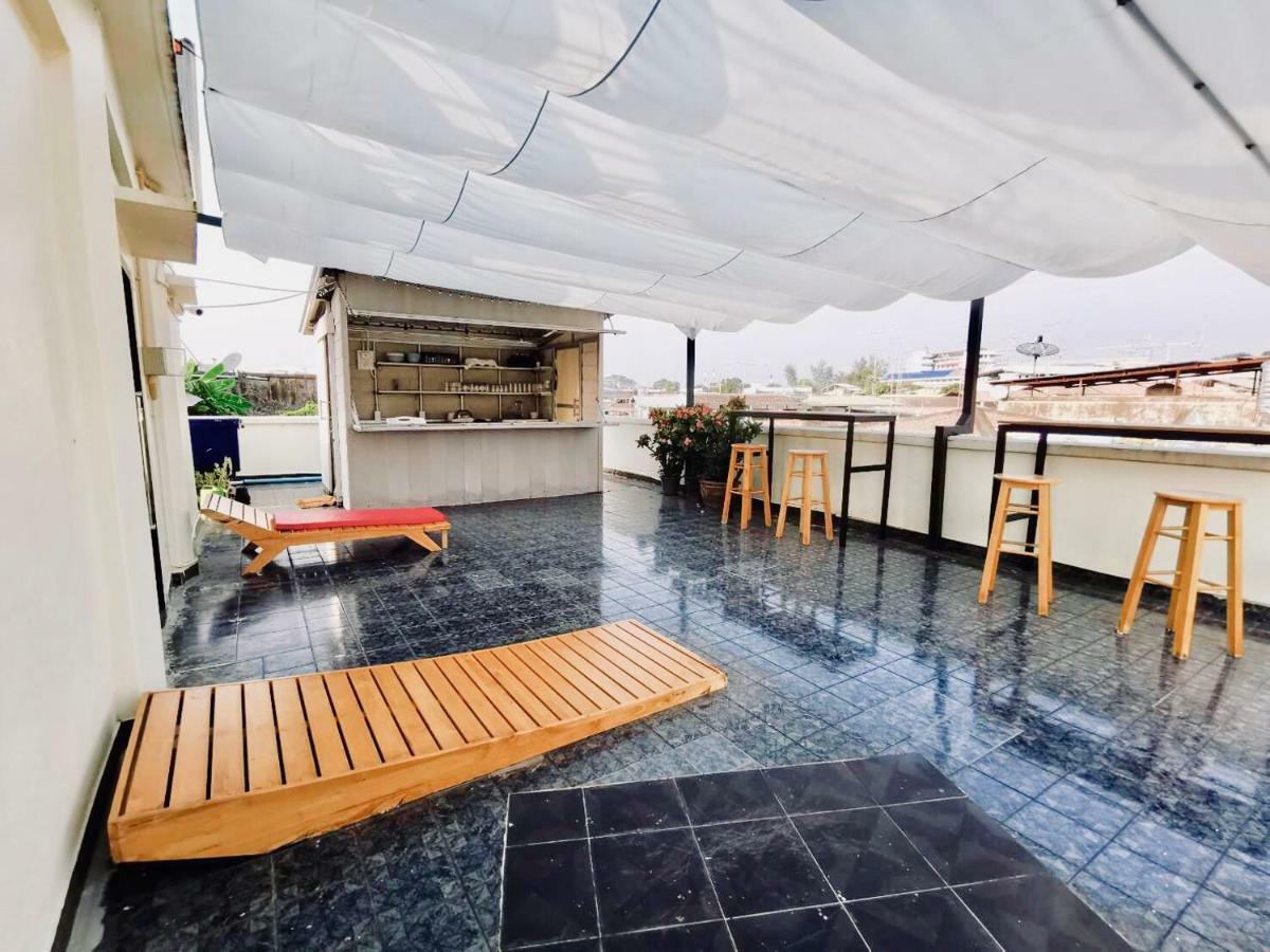 Srisomboon Hostel Trang Exterior photo